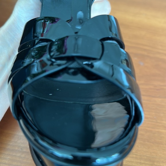 Saint Laurent - Picture 7 of 8